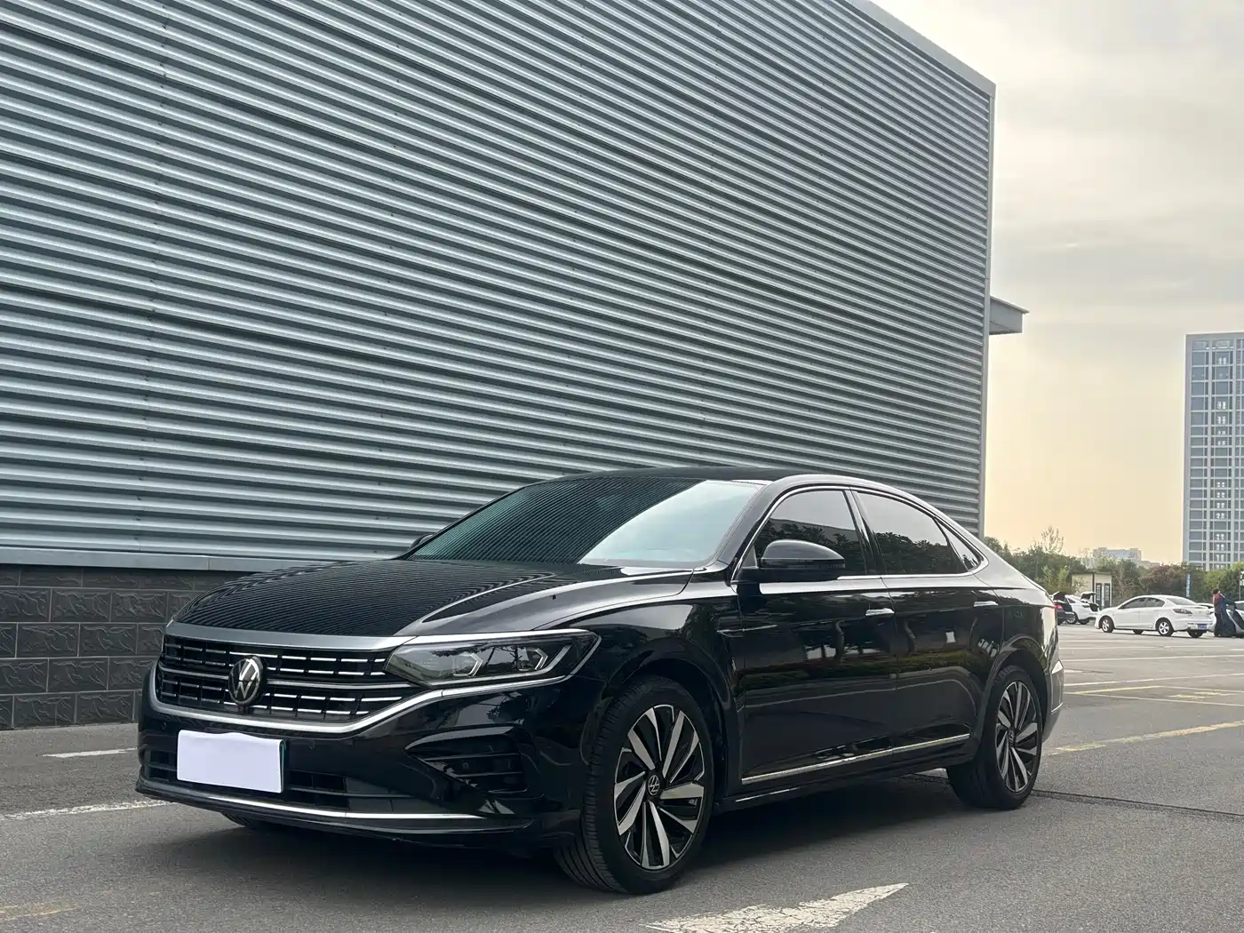 Volkswagen Passat 2024 380TSI Luxury