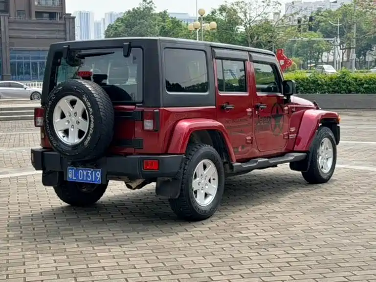 Photo 5 - Jeep Wrangler