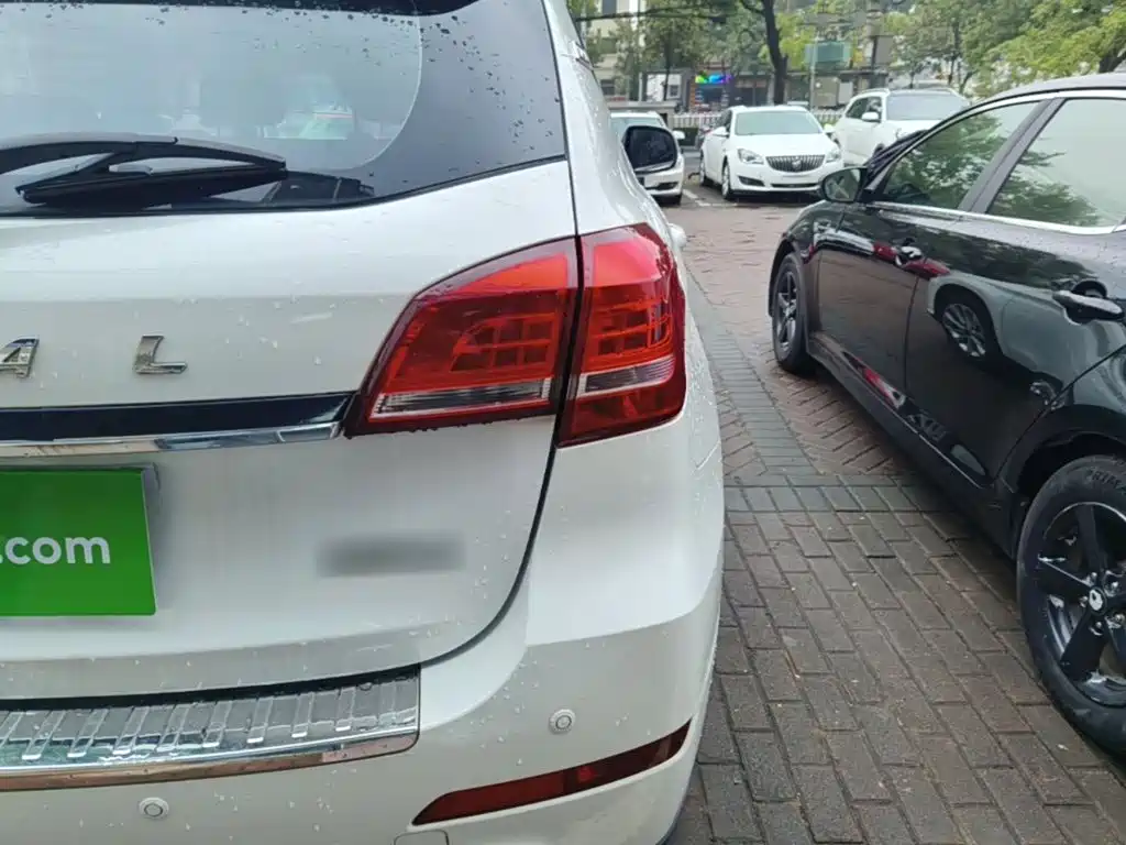 Фото 8 - Haval H2