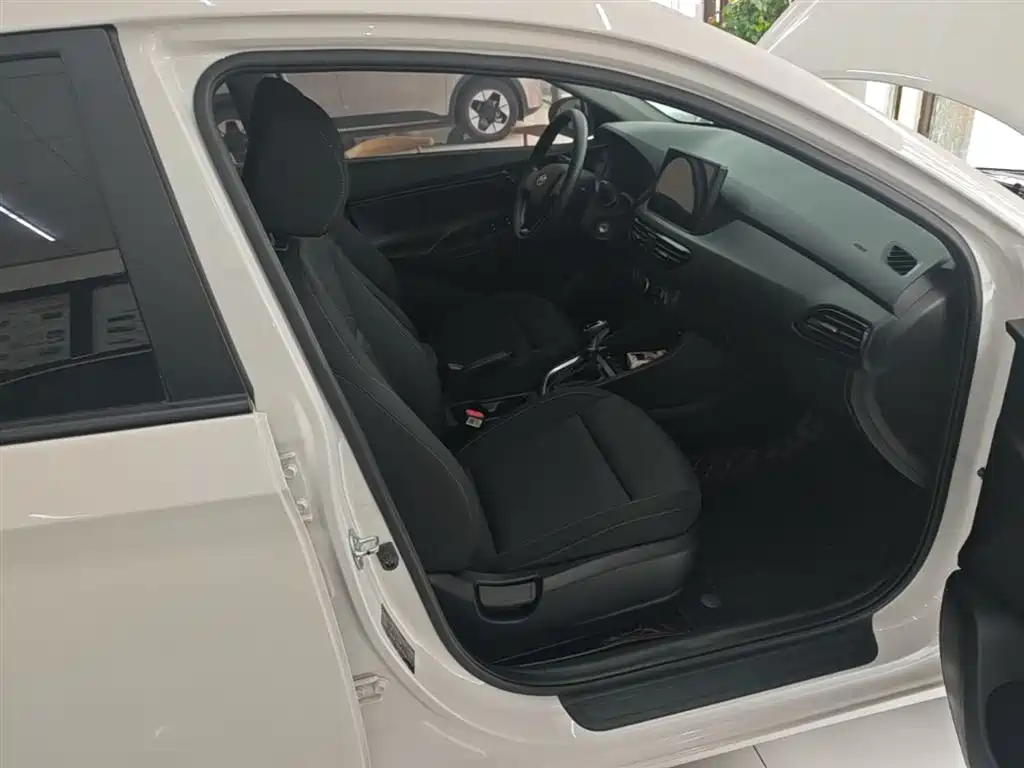 Hyundai Elantra 2020 1.6L Auto GL Pleasing Edition фото 25