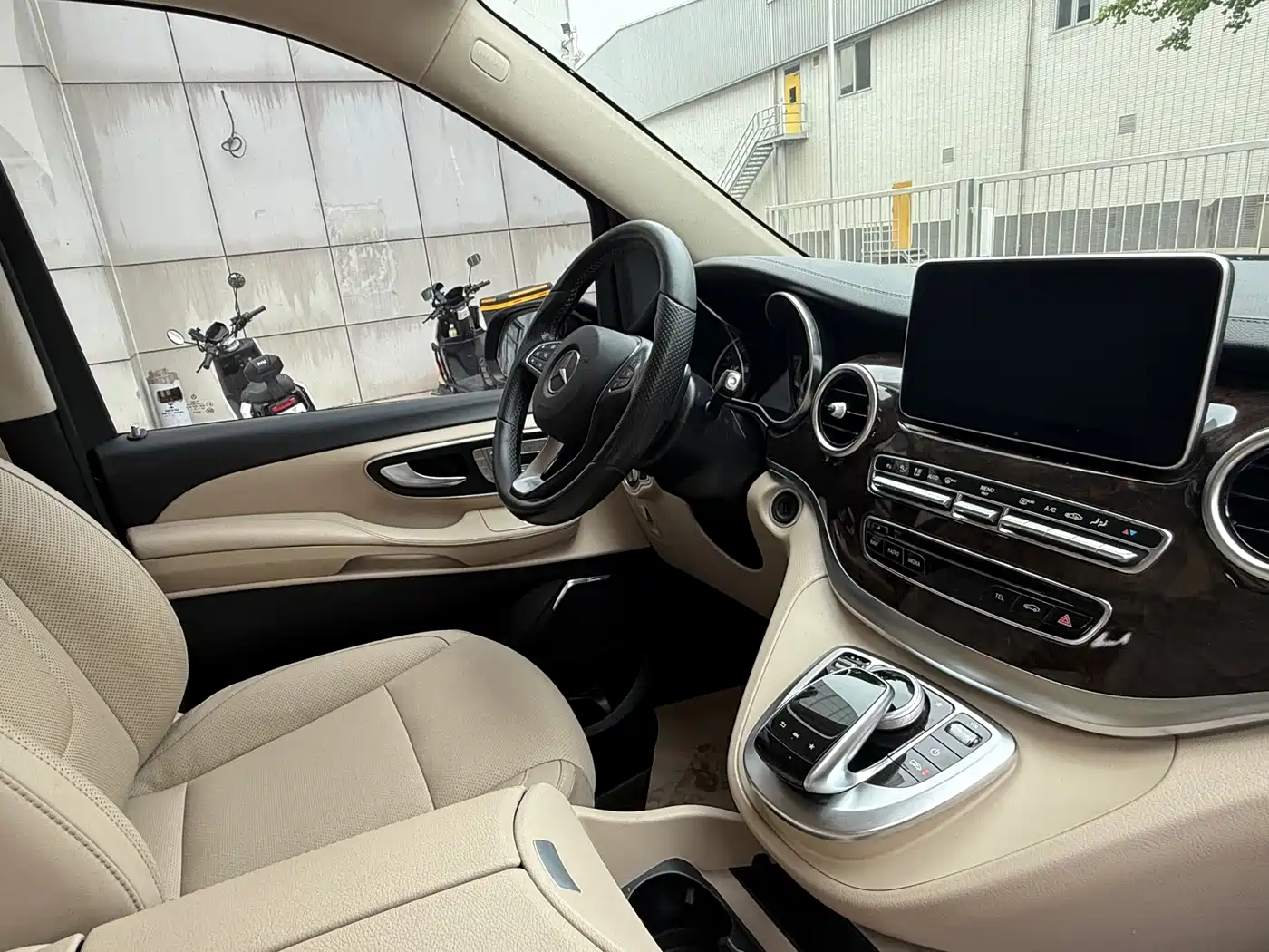 Mercedes-Benz V-Class 2018 V 260 Premium Edition China VI фото 12