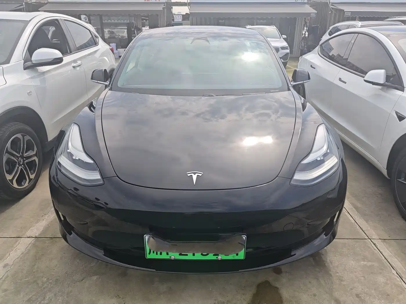 TESLA MODEL 3