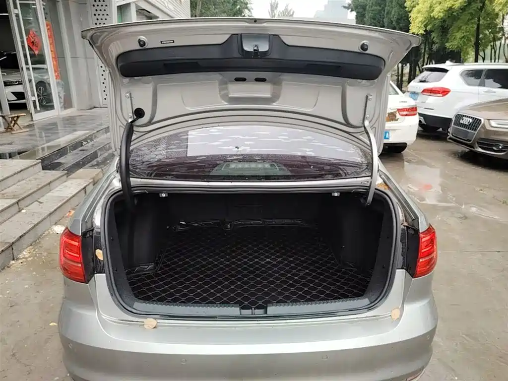 Volkswagen Sagitar 2018 280TSI DSG Comfort фото 19