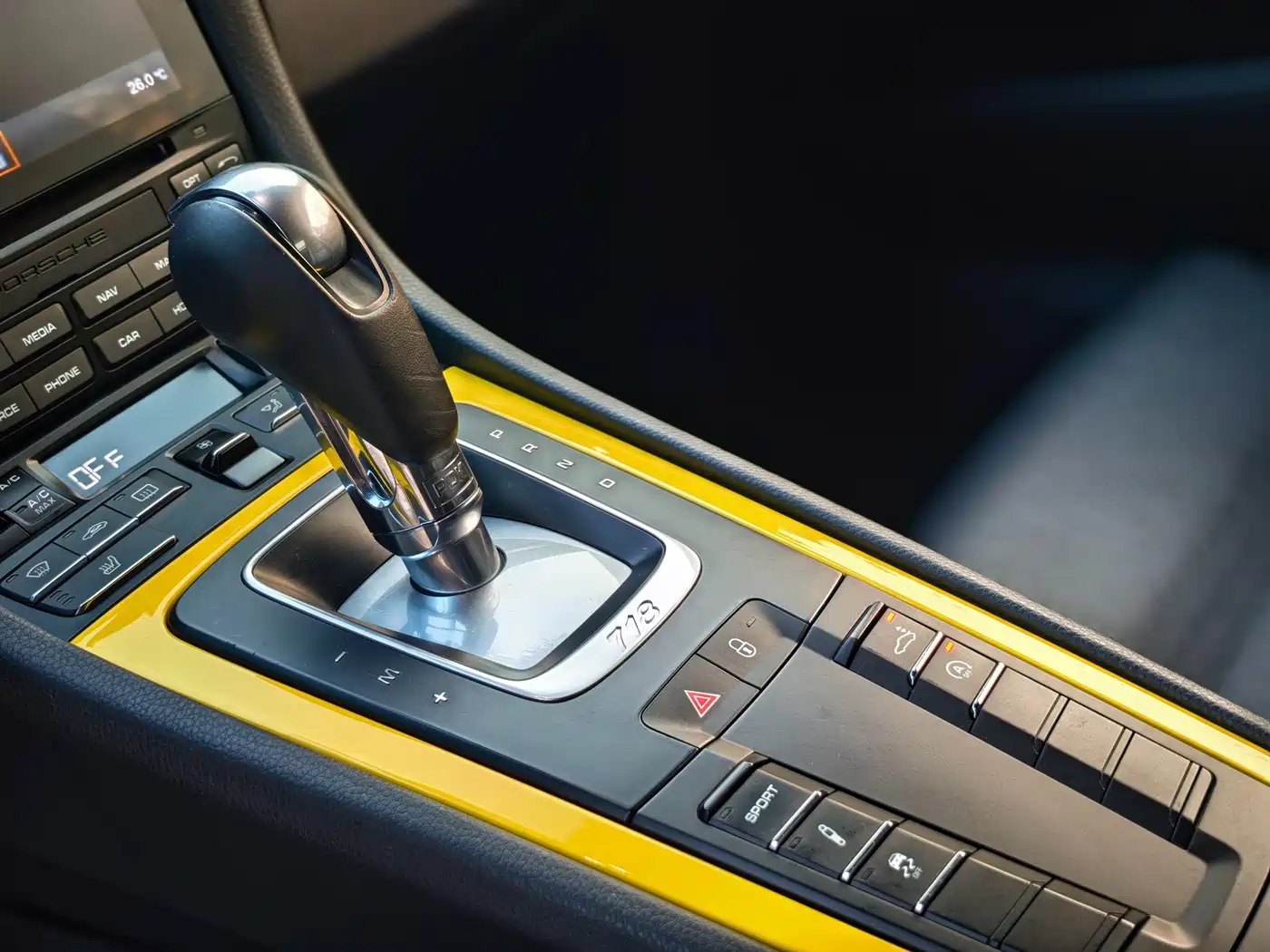 Porsche 718 2018 Cayman 2.0T фото 13