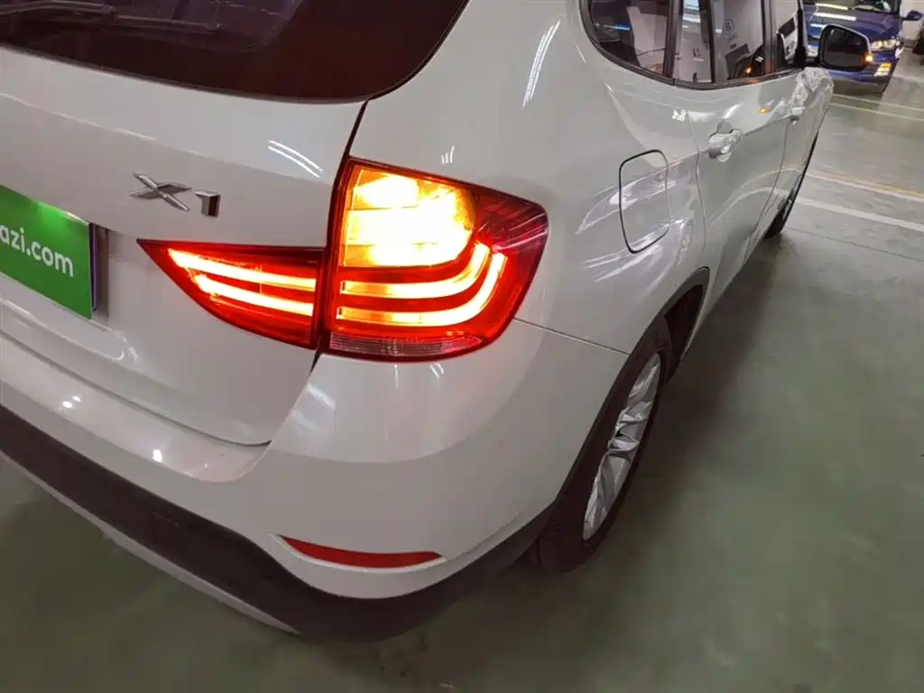BMW X1 2015 Model sDrive18i Fashion Advanced Edition фото 8