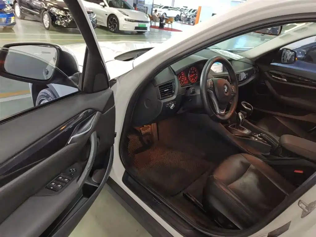 BMW X1 2015 Model sDrive18i Fashion Advanced Edition фото 16