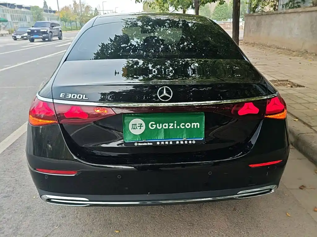 Photo 6 - Mercedes-Benz E-Class