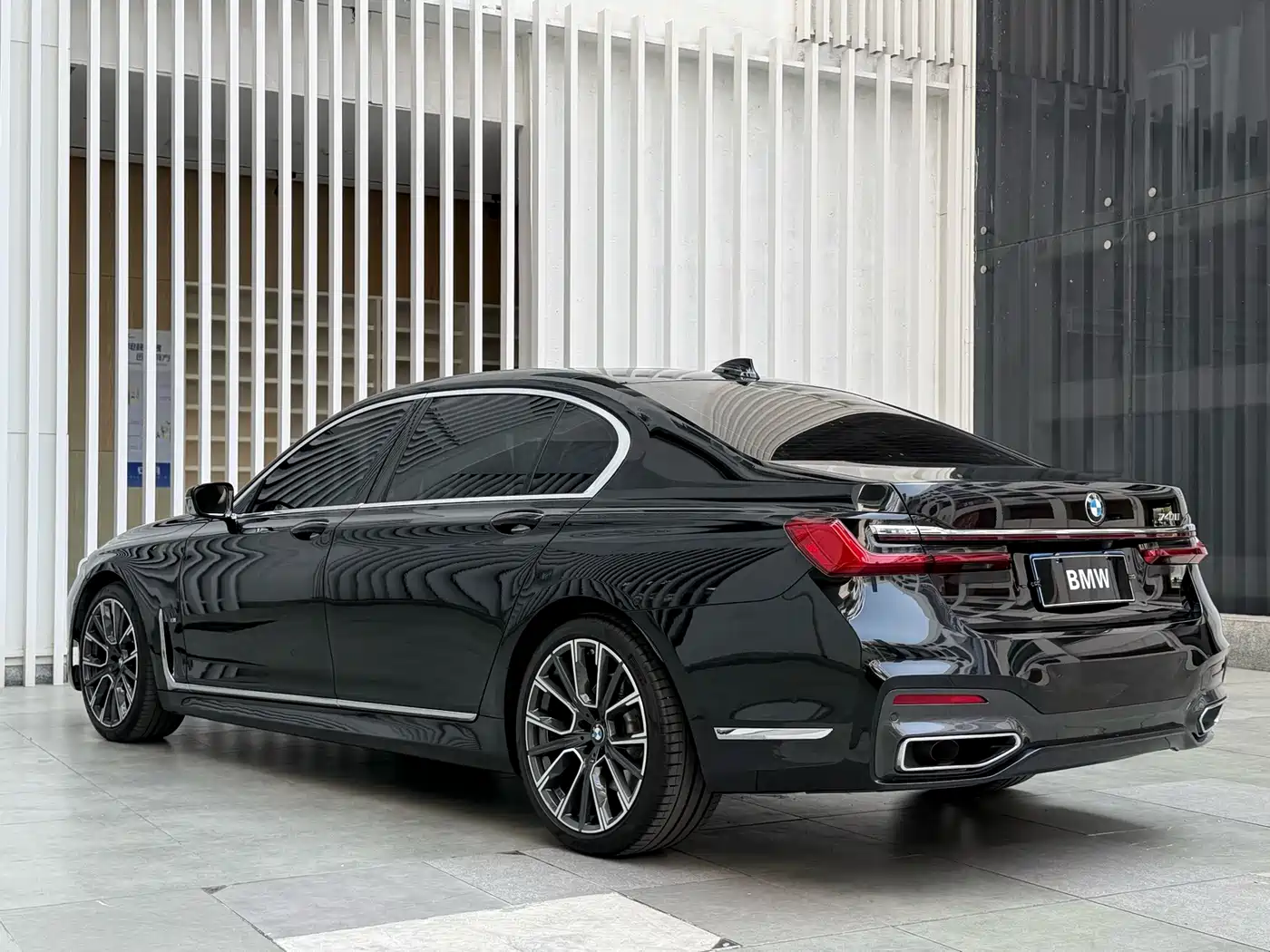 BMW 7 Series 2021 2021 Model 740Li Leading M Sport Package