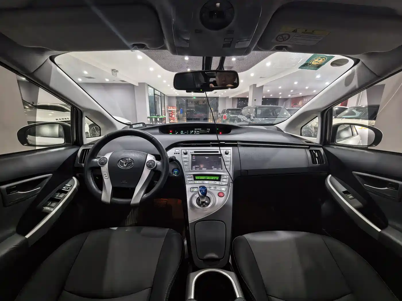 Toyota Prius 2013 2012 1.8L Luxury Advanced Edition