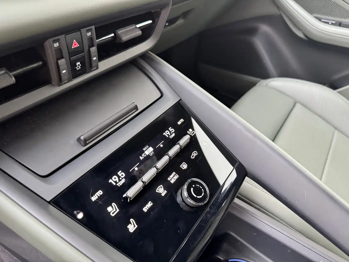 Porsche Macan EV 2025 2025 Macan 4 Dynamic Edition