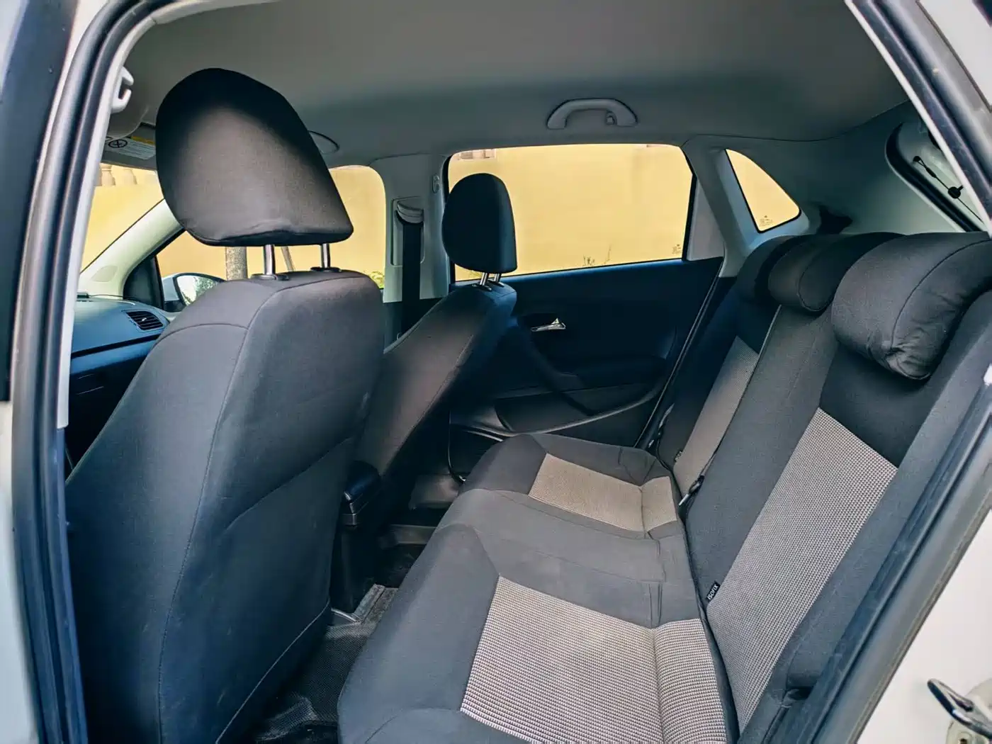 Volkswagen Polo 2016 1.4L Automatic Trend фото 9
