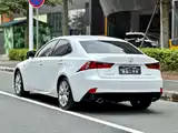 Фото 5 - Lexus IS