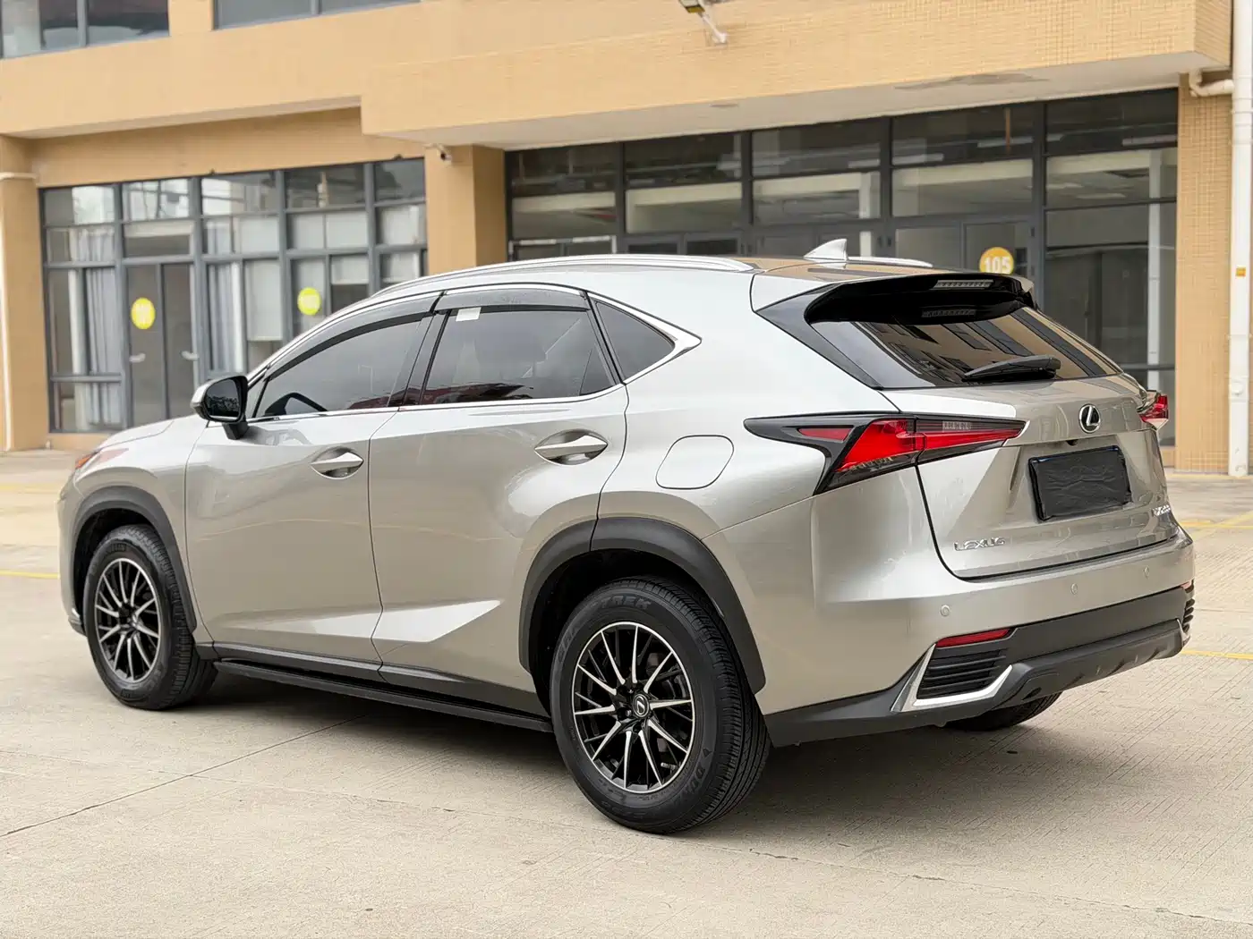 LEXUS NX