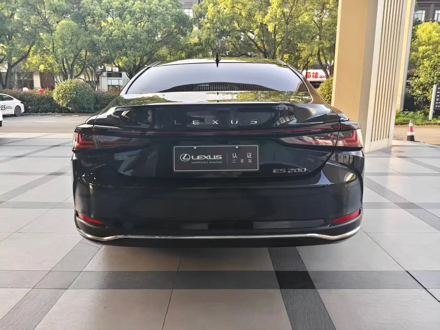 Lexus ES 2025 200 Ultimate Edition фото 2