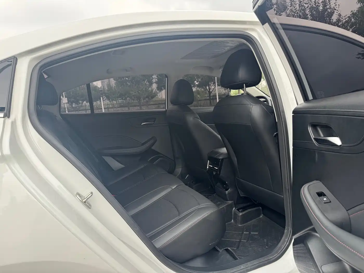 Roewe i5 2026 2026 1.5L CVT Luxury