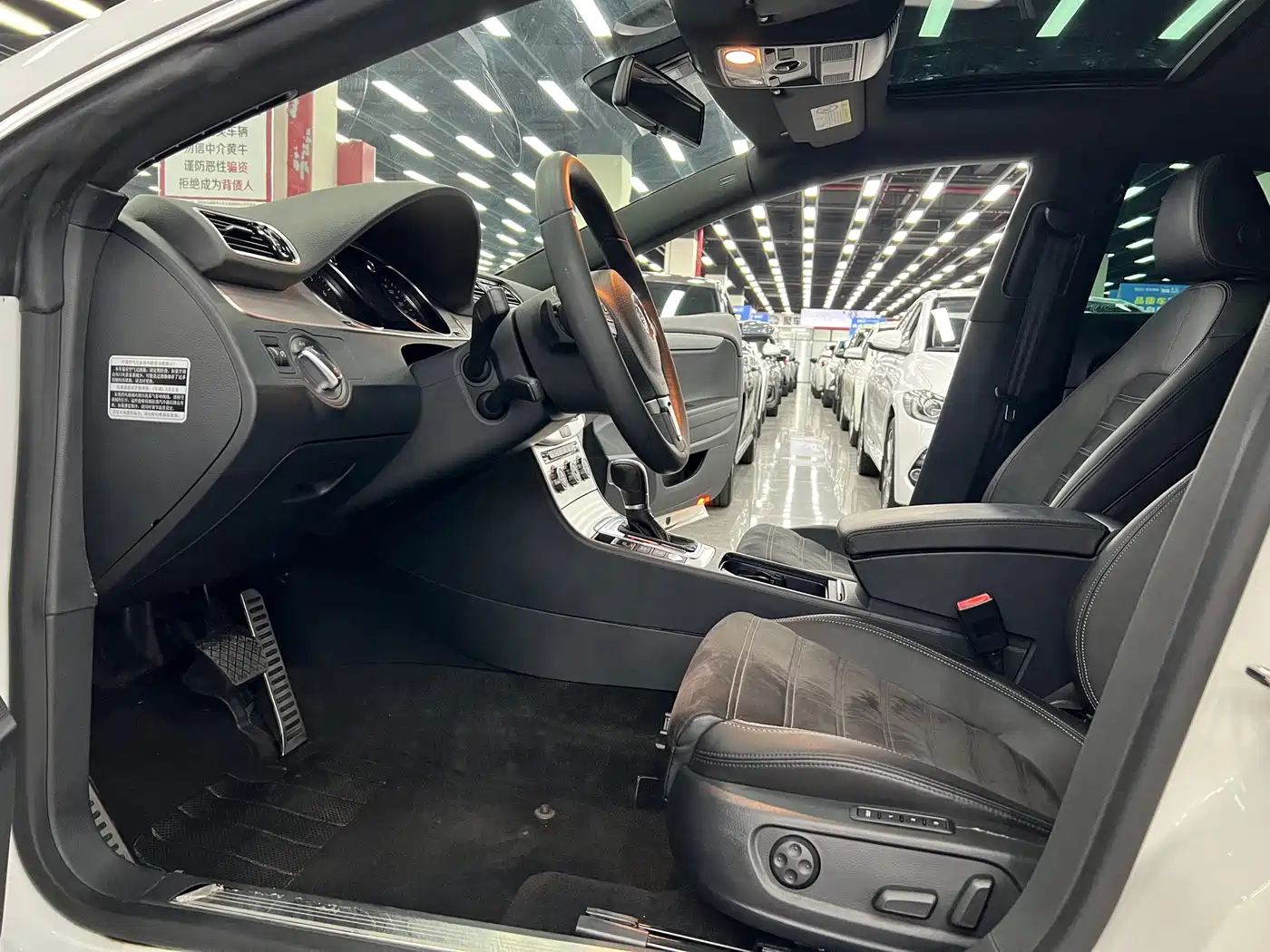 Volkswagen FAW-Volkswagen CC 2016 Model 1.8TSI Premium фото 19