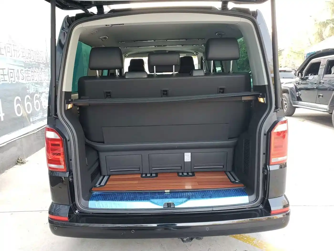 Volkswagen Multivan 2017 2016 2.0TSI 2WD Luxury 7-Seater