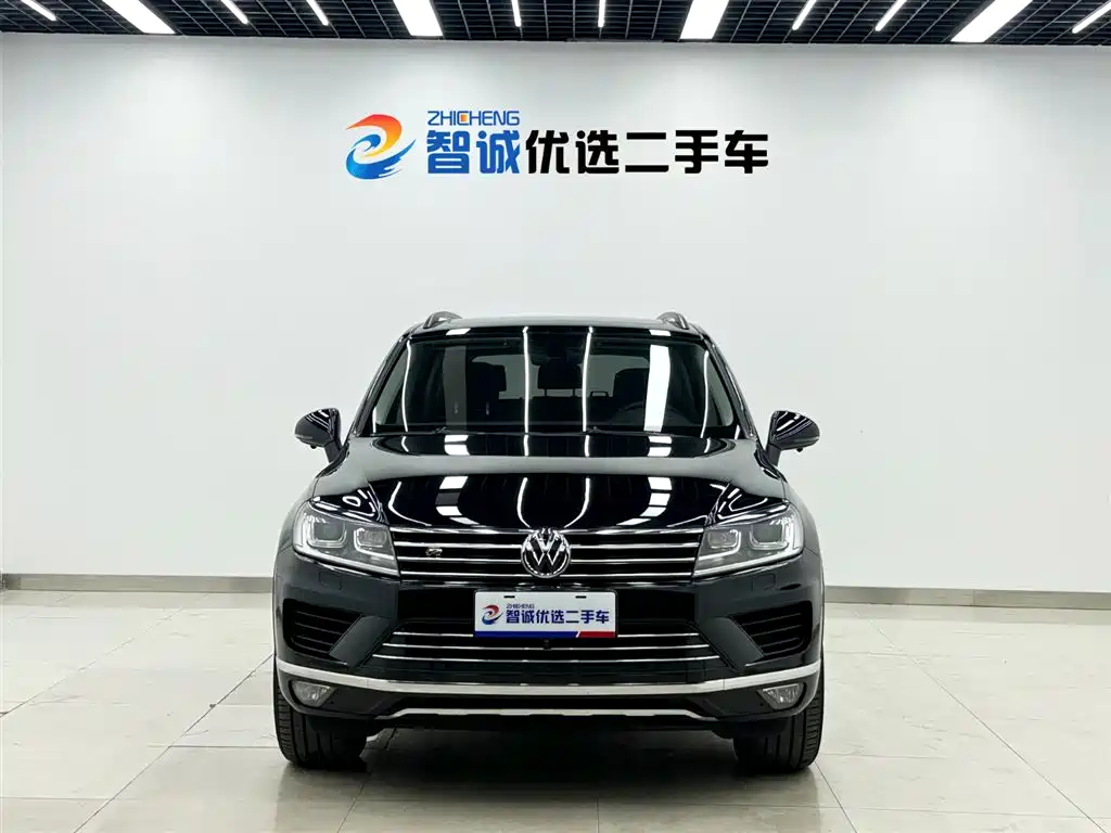 Volkswagen Touareg 2017 3.0TSI Explorer Edition фото 2