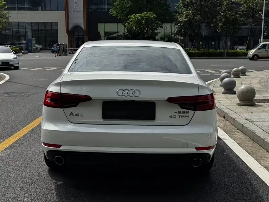 Audi A4L 2017 40 TFSI Progressive фото 9