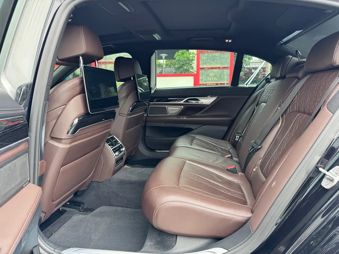 BMW 7 Series 2021 Model 730Li M Sport Package фото 20