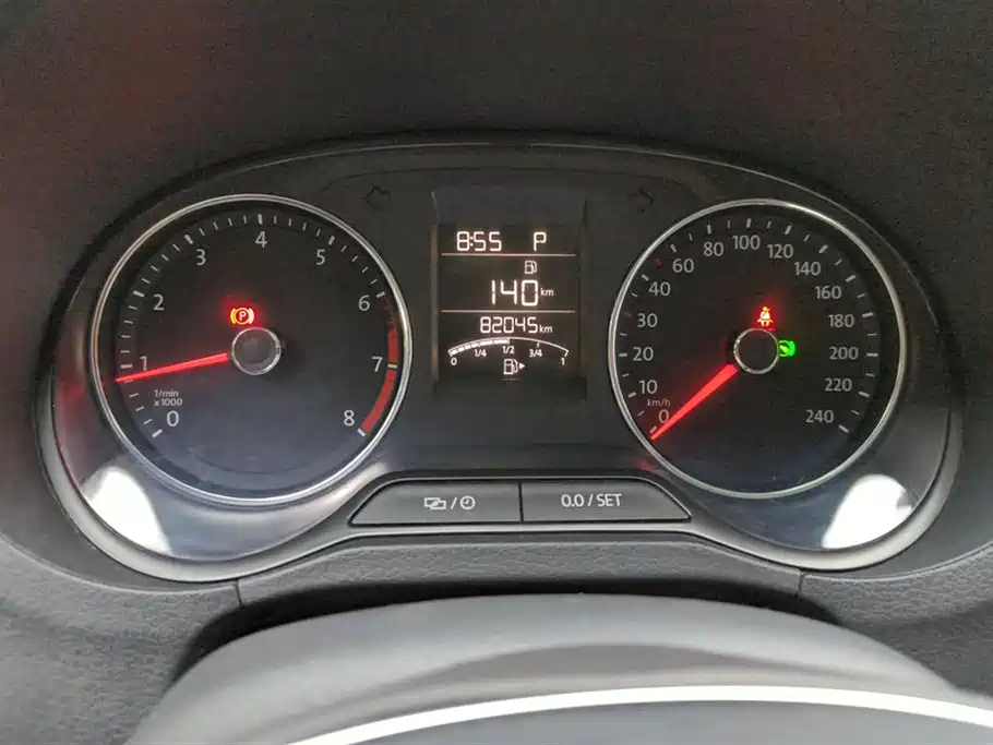 Volkswagen Polo 2016 1.6L Automatic Comfort фото 14
