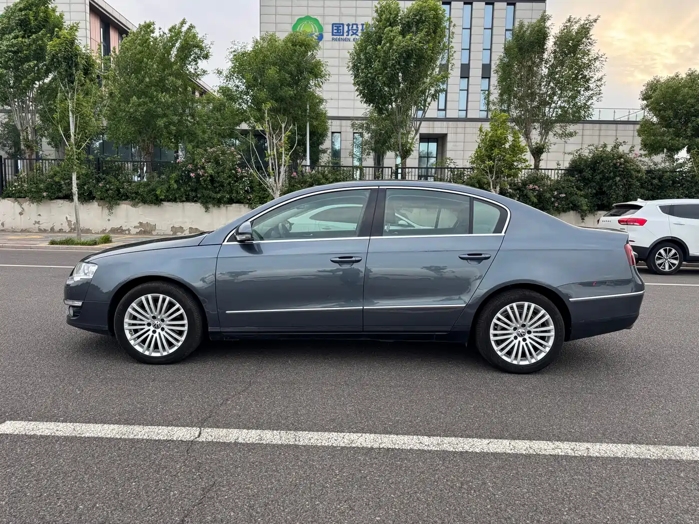 Volkswagen Magotan 2011 2.0TSI DSG Luxury фото 4