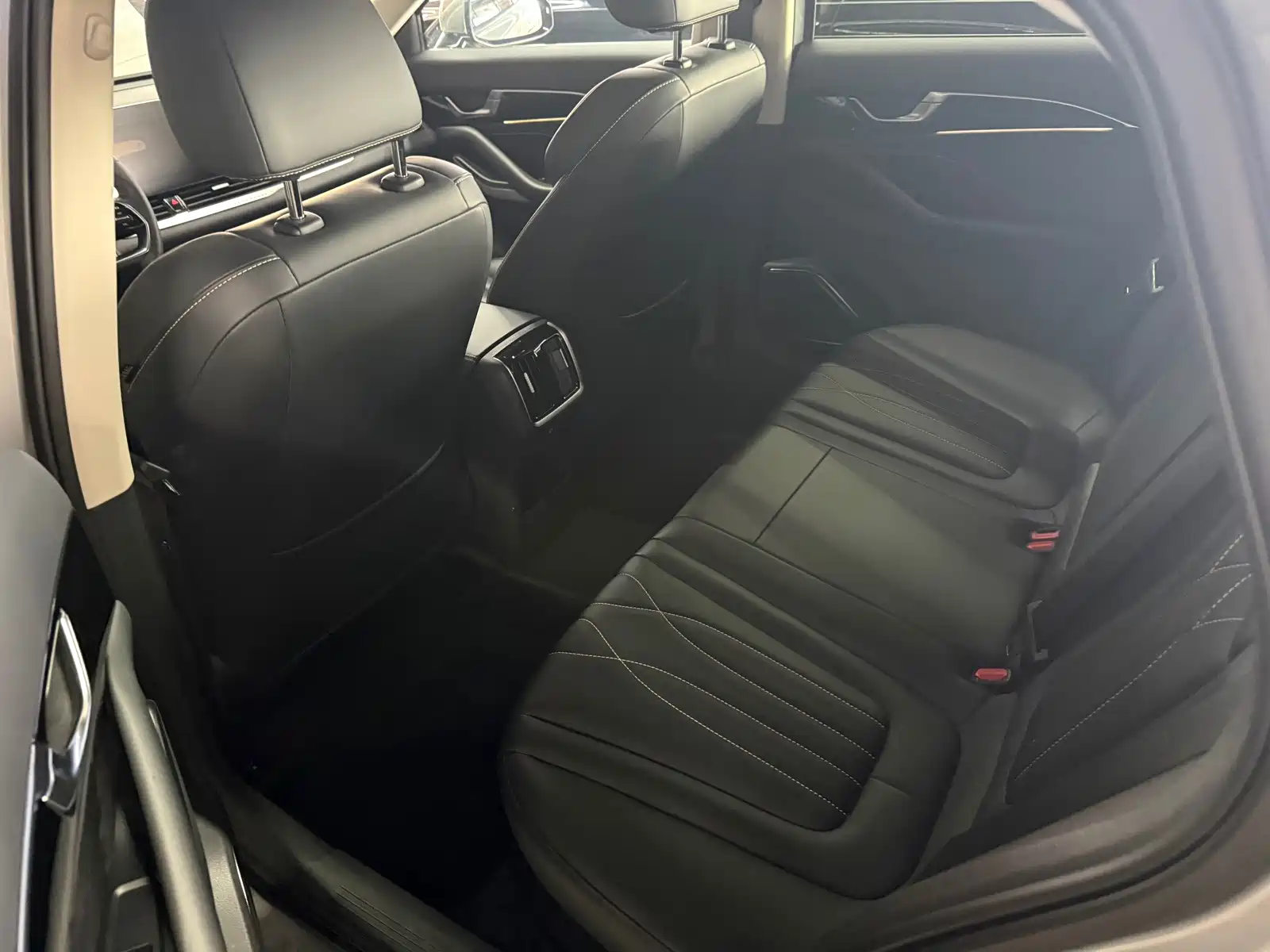 Фото 7 - Besturn B70