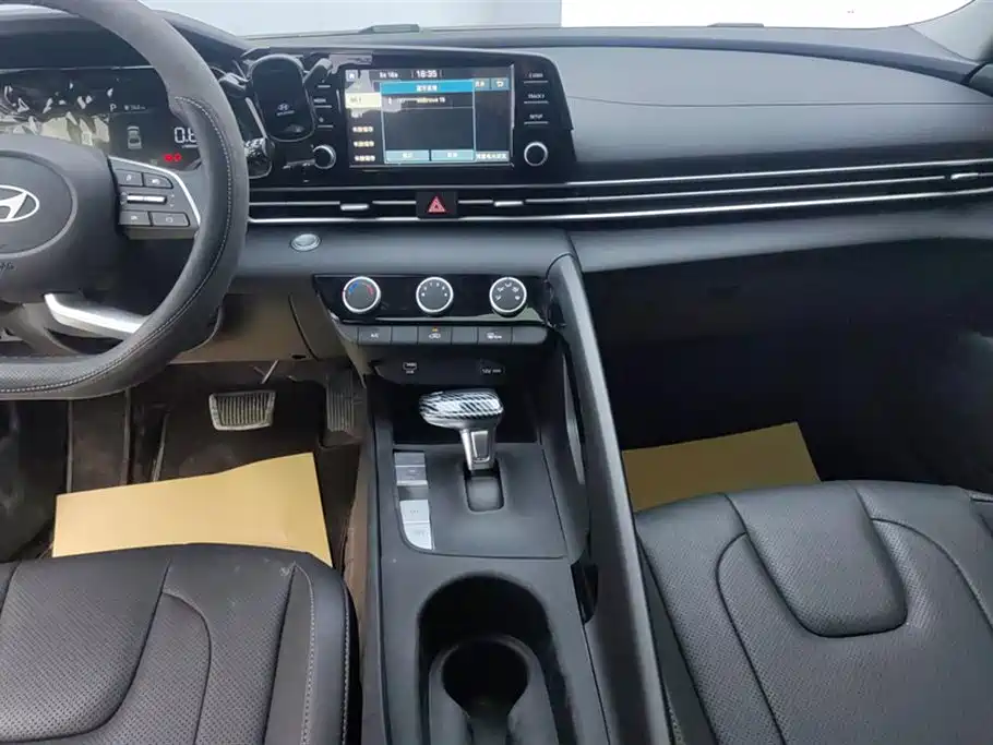 Hyundai Elantra 2023 1.5L CVT GLX Elite Edition фото 13