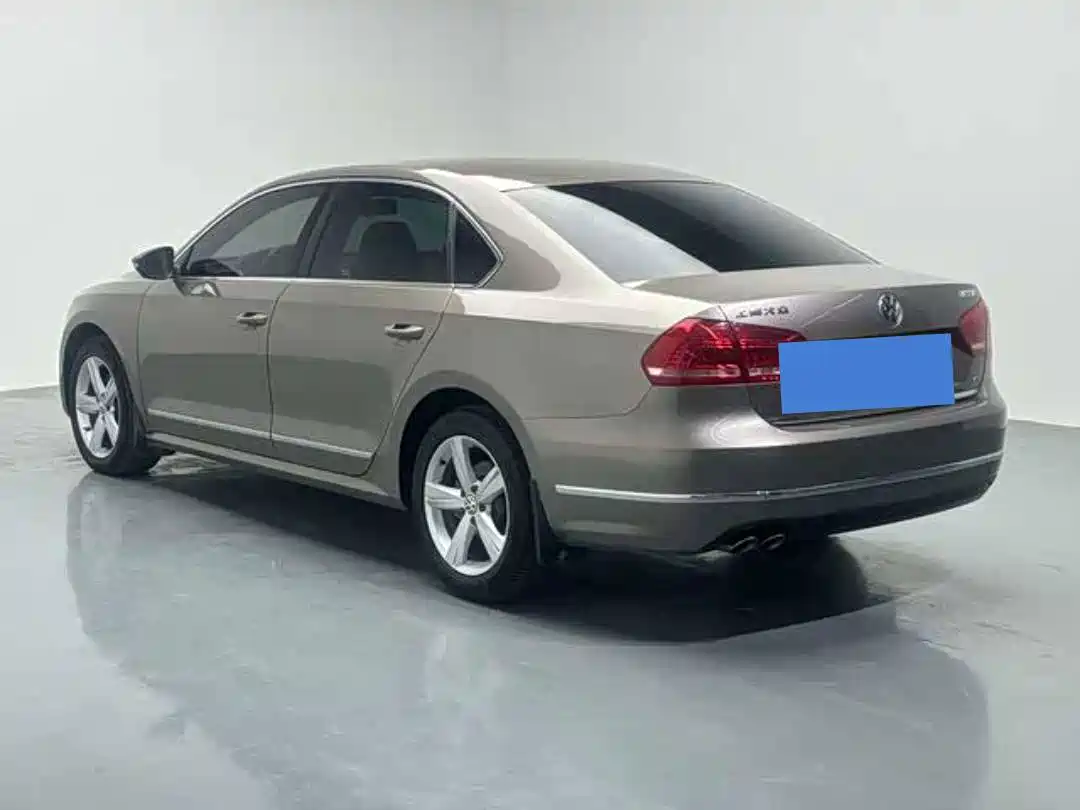 Volkswagen Passat 2015 1.8TSI DSG Prestige Edition фото 5