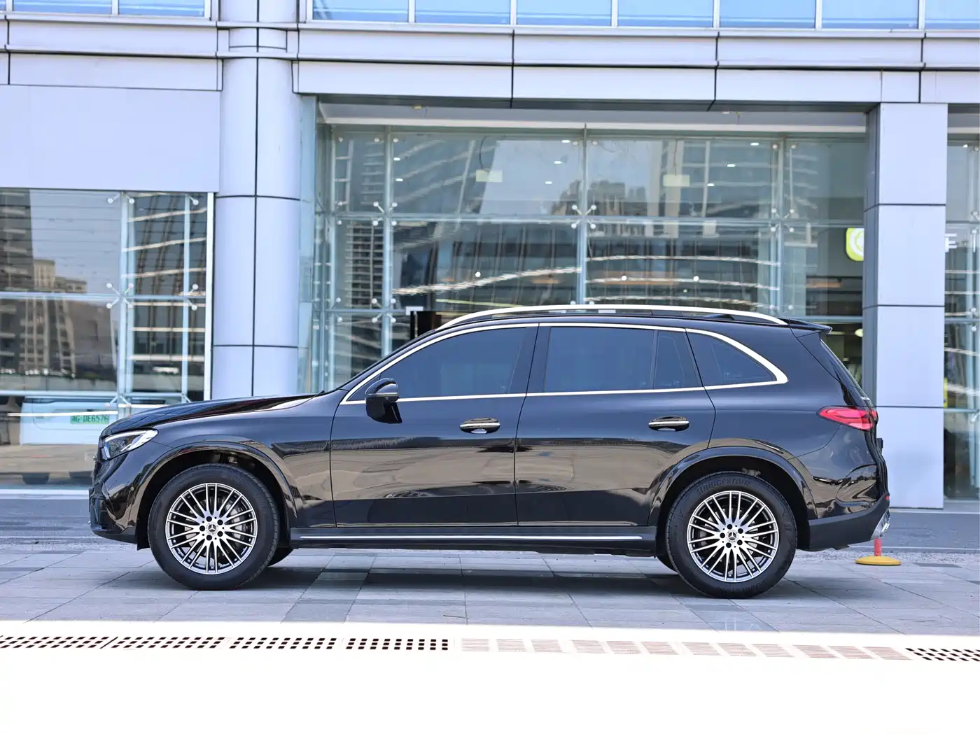 Mercedes-Benz GLC 2024 GLC 300 L 4MATIC Dynamic 5-seater фото 7