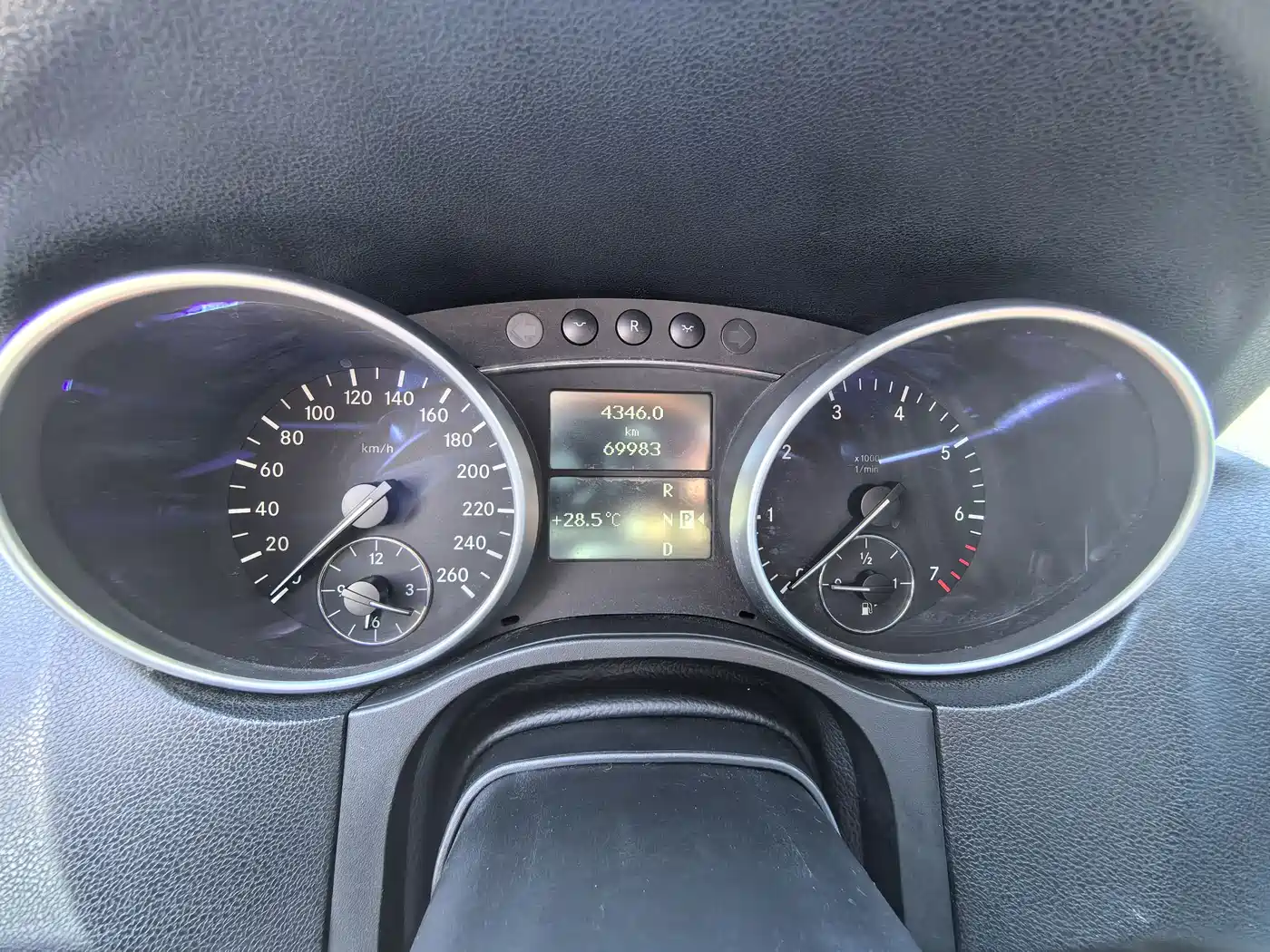 Mercedes-Benz M-Class 2008 Model ML 500 4MATIC фото 18