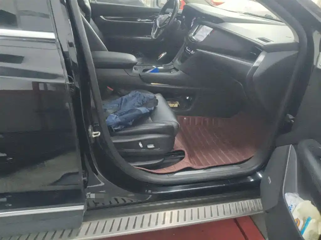 Cadillac XT5 2016 25T Luxury Model фото 20