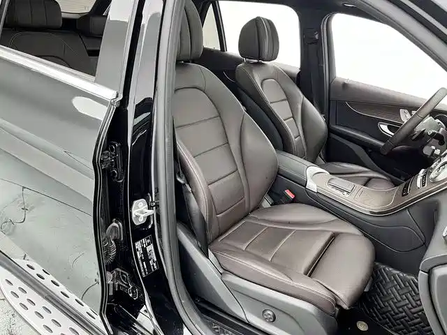 Mercedes-Benz GLC 2022 Facelift GLC 260 L 4MATIC Luxury Model фото 16