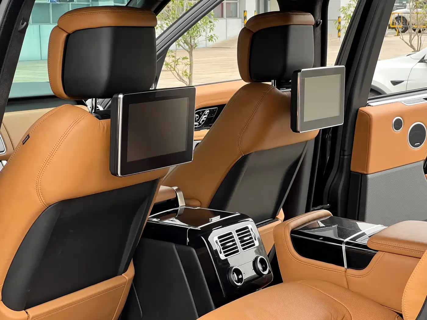 Land Rover Range Rover 2022 3.0 L6 400PS Prestige Genesis Extended Edition фото 21