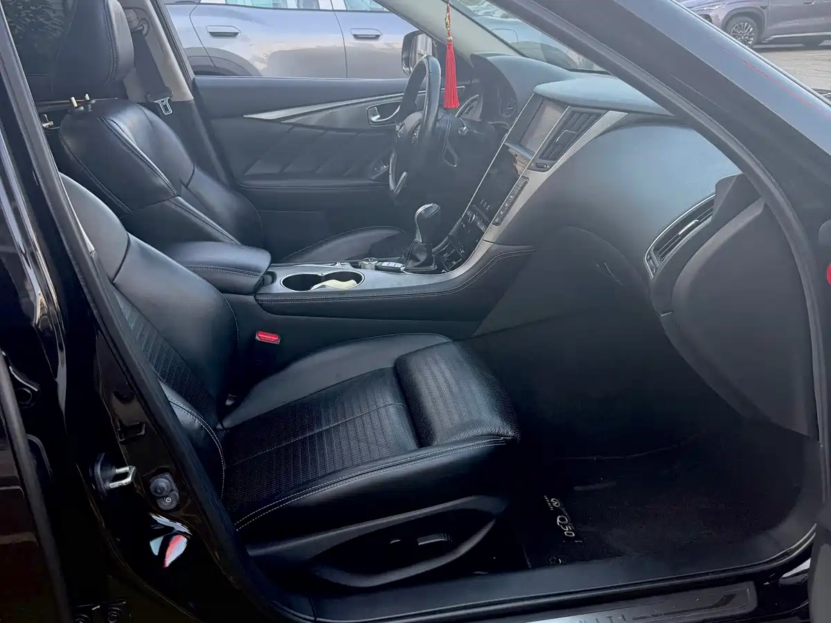 Infiniti Q50 2016 2014 3.7L Luxury Sport