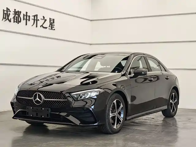 Mercedes-Benz A-Class 2024 A 200 L Fashion Edition — фото 1