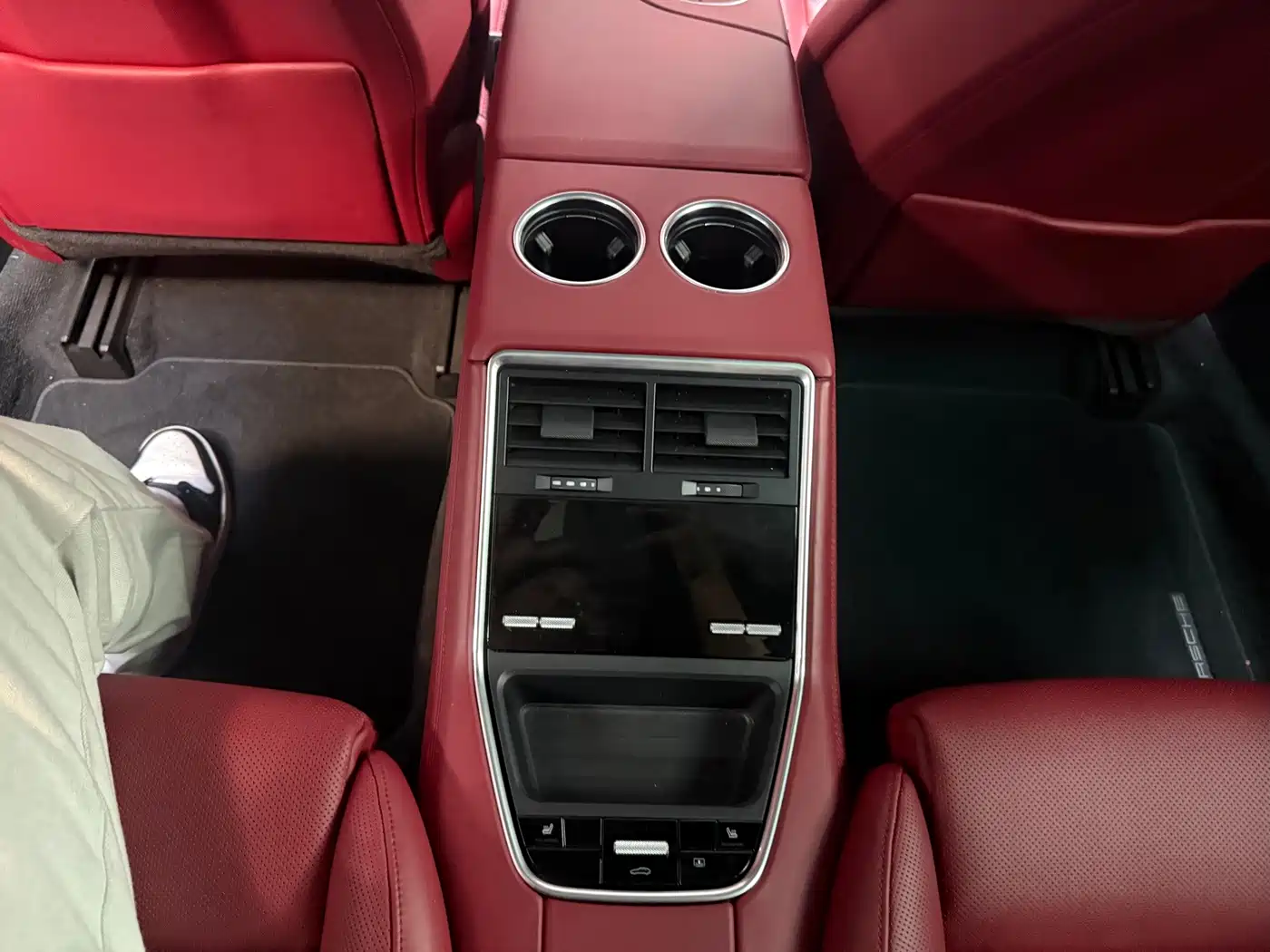 Фото 13 - Porsche Panamera