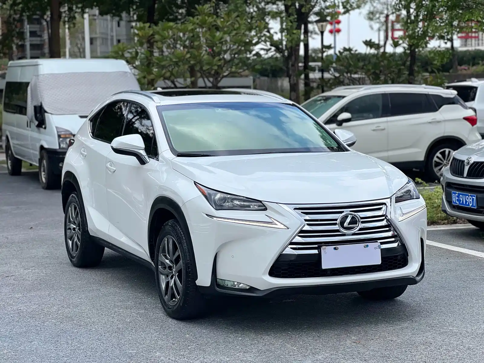 Фото 3 - Lexus NX