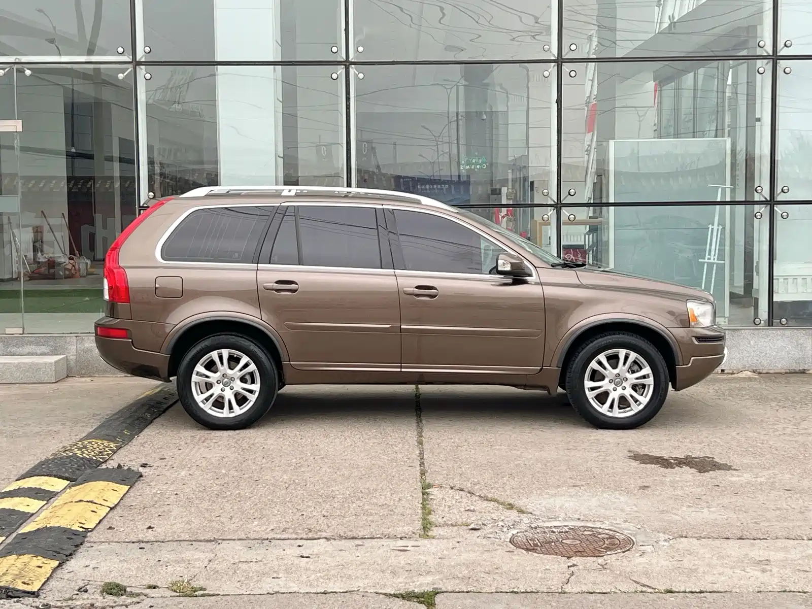 Фото 8 - Volvo XC90