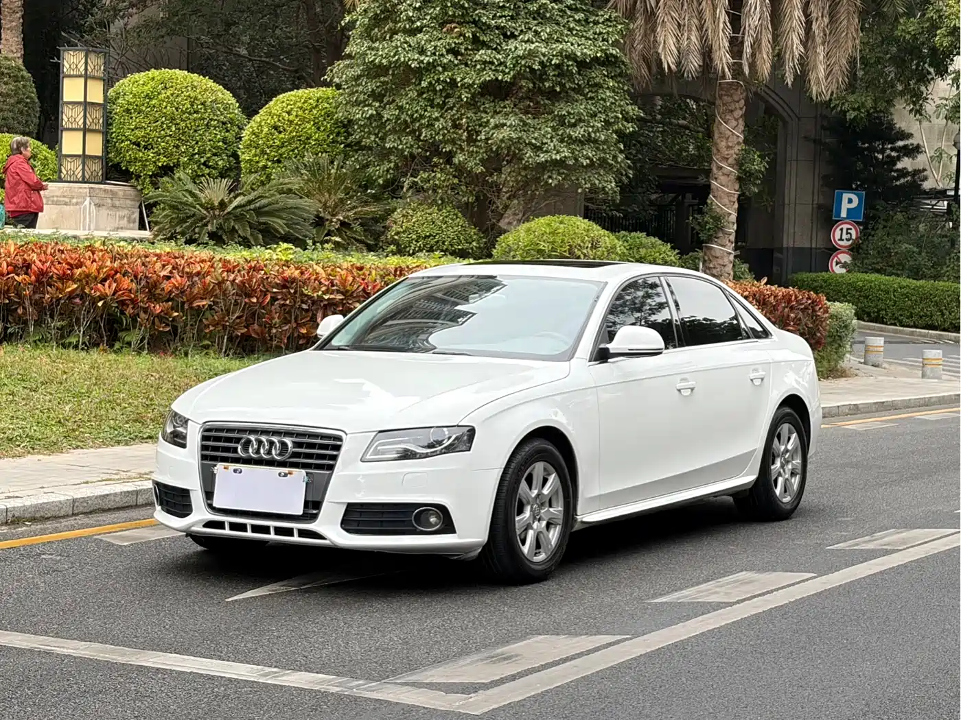 Audi A4L 2010 2.0 TFSI Standard фото 2