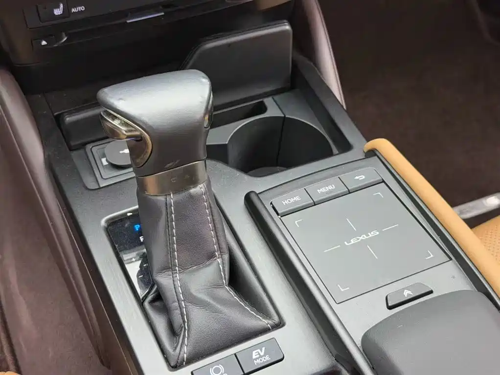 Lexus ES 2018 300h Excellence Edition China V фото 7