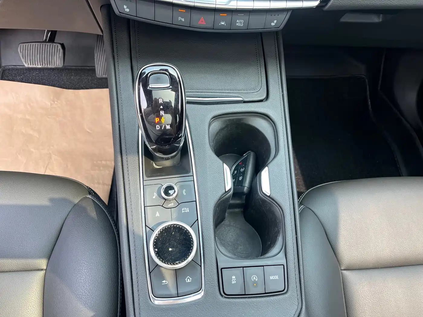 CADILLAC XT4