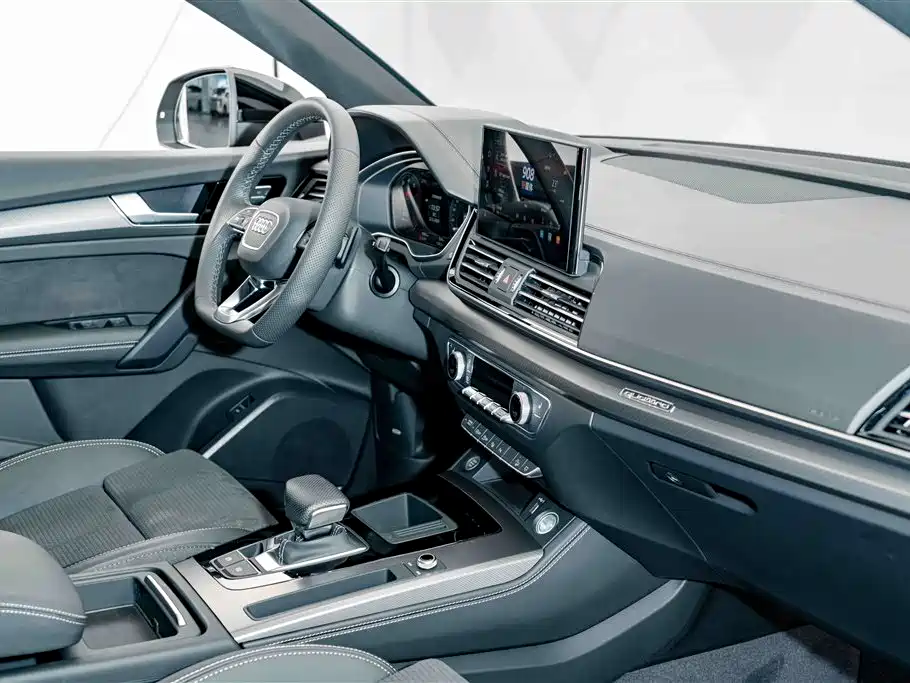 Фото 18 - Audi Q5L Sportback