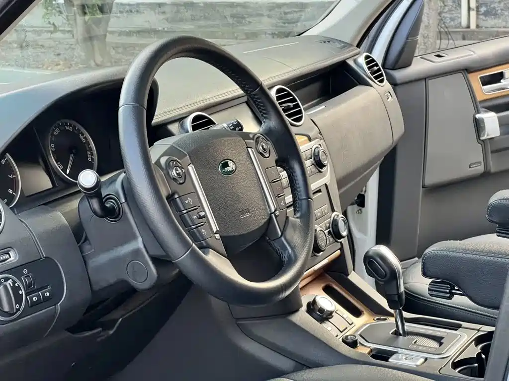 Photo 14 - Land Rover Discovery