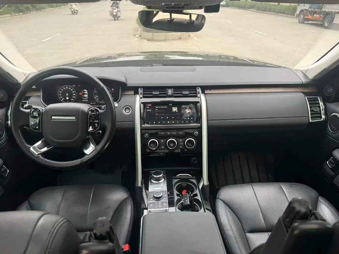 Land Rover Discovery 2019 3.0 SC V6 HSE фото 9