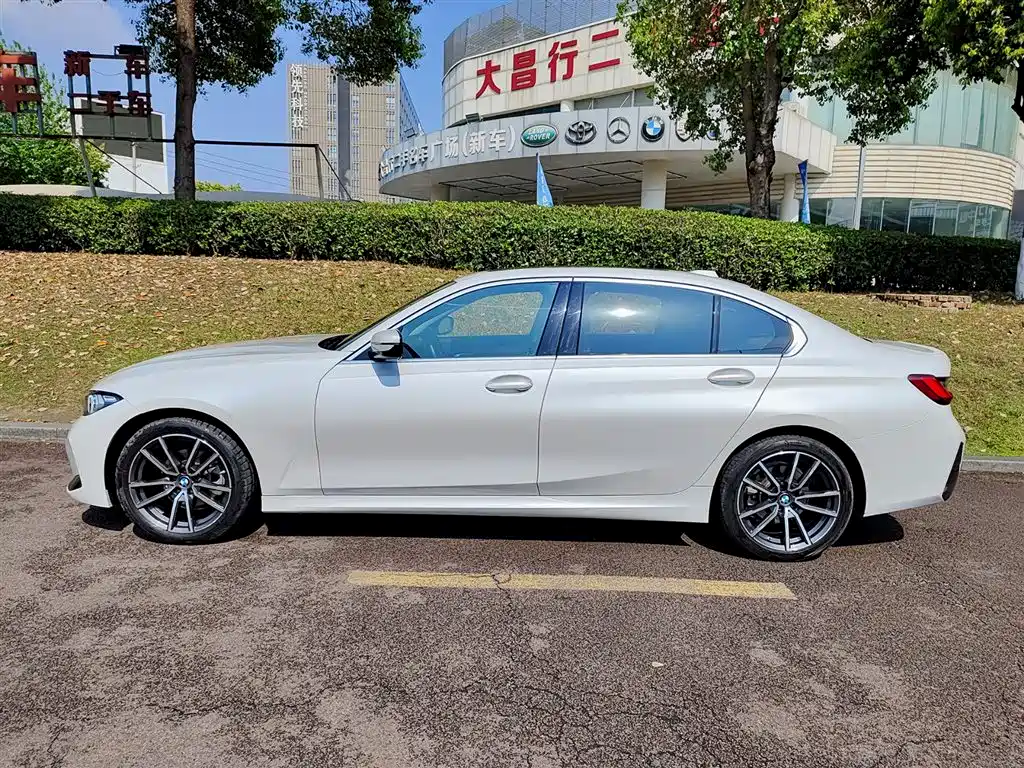 BMW 3 Series 2023 320Li M Sport Package фото 3