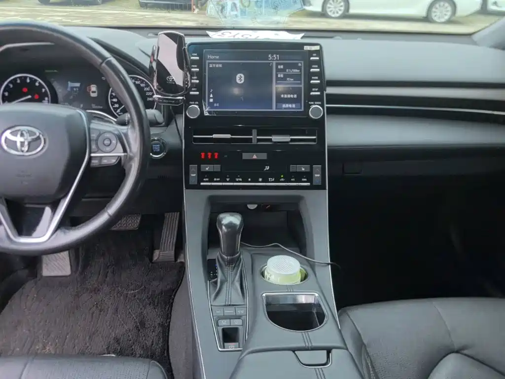 Фото 13 - Toyota Avalon