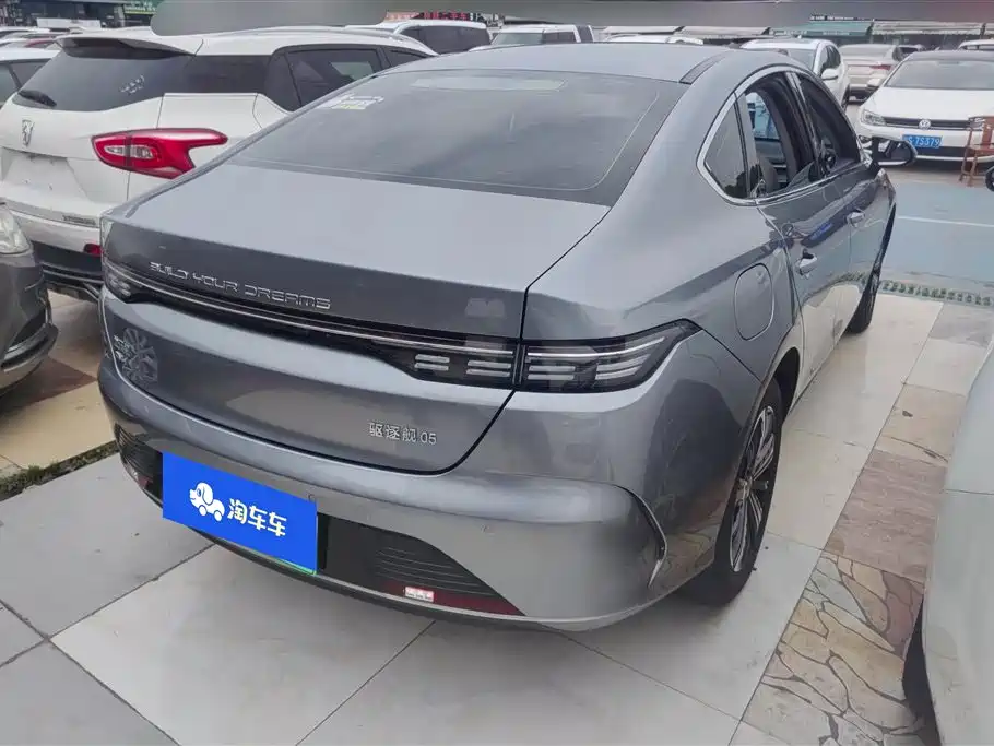 BYD Destroyer 05 2023 Champion Edition DM-i 120KM Honor фото 3