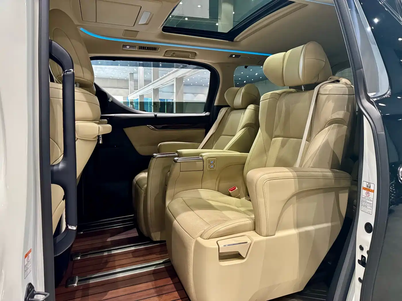 Toyota Alphard 2015 3.5L Luxury Edition фото 6