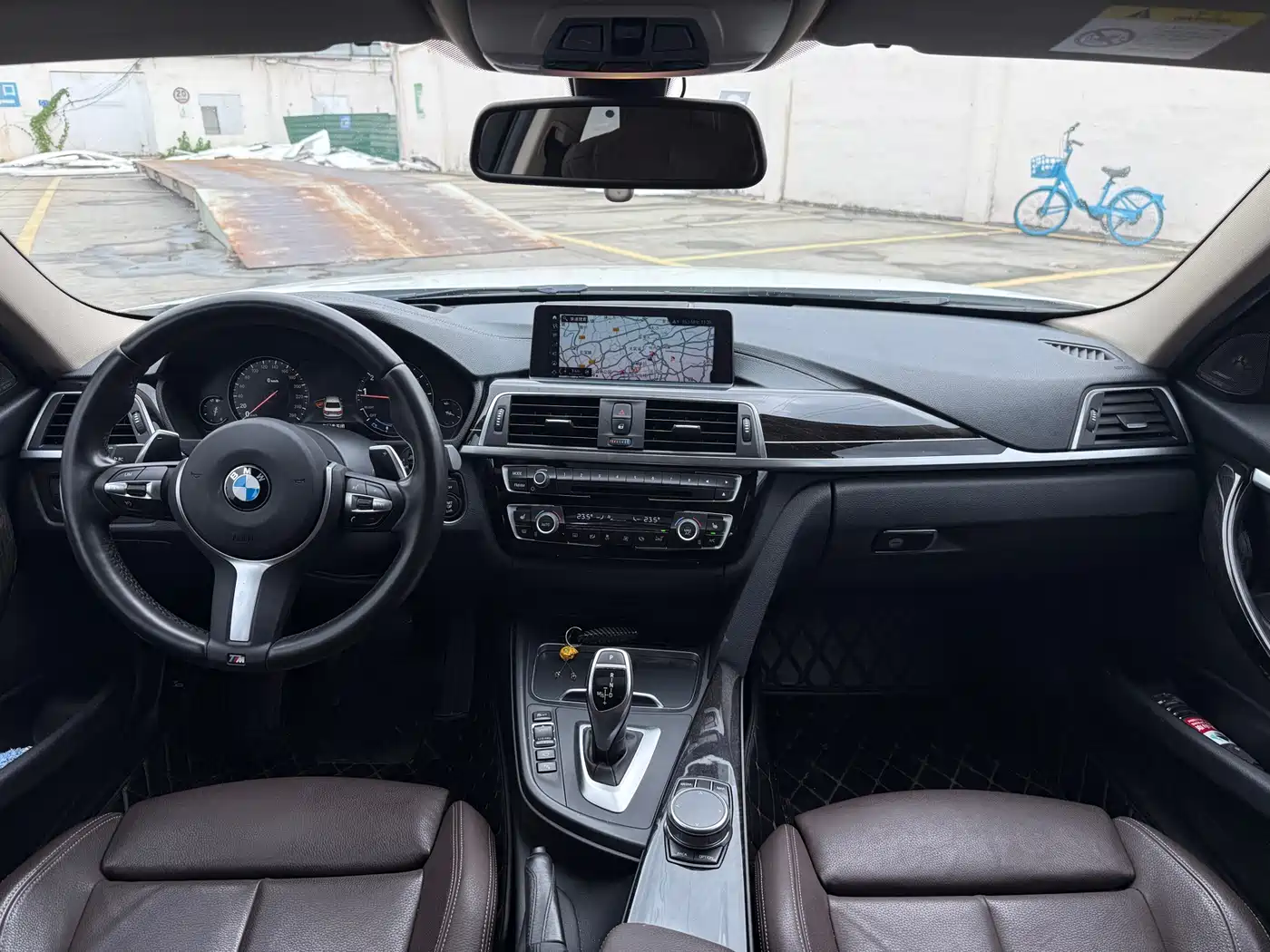 BMW 3 Series 2018 330Li M Sport Black Night Edition фото 8
